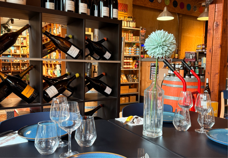 Le restaurant - Le Cafuron - restaurant LA FOUILLOUSE - Château de Bouthéon - Zénith de Saint Étienne - Restaurant Andrezieux Boutheon - Domaines Qui Montent - Cave a vin Andrezieux Boutheon